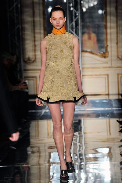 Look 9